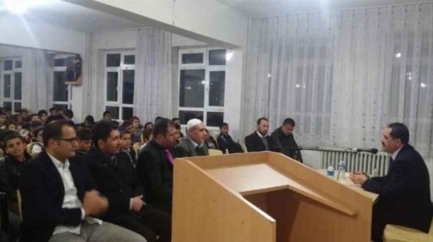 M&uuml;ft&uuml; Akbaba&rsquo;dan &lsquo;değerler Eğitimi&rsquo; Konferansı