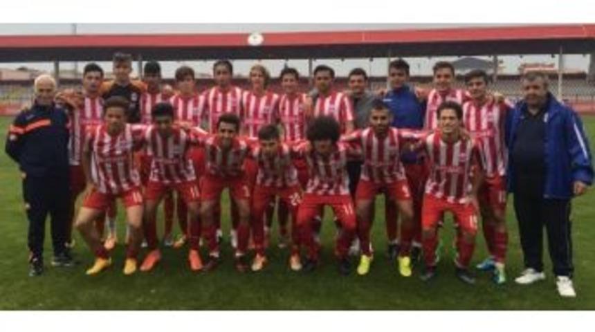 Dardanel&rsquo;in U 17 Takımı T&uuml;rkiye D&ouml;rd&uuml;nc&uuml;s&uuml; Oldu