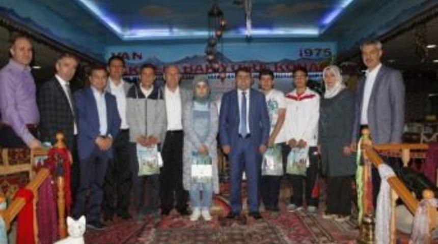 Kırekin T&uuml;rkiye Birincilerini &Ouml;d&uuml;llendirdi