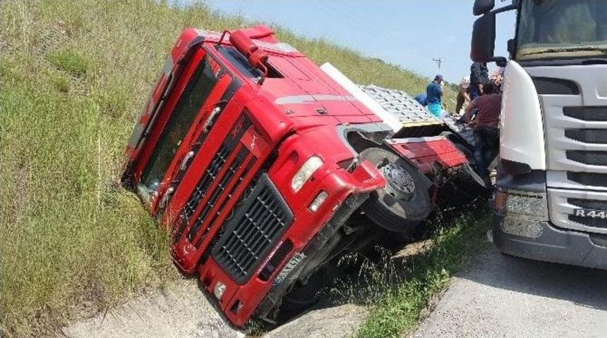 Samsun&rsquo;da Tır Devrildi