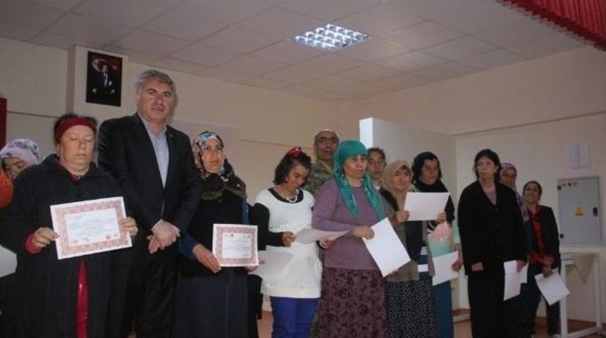 Engelsiz Mutluluk At&ouml;lyesinin &Uuml;r&uuml;nleri G&ouml;r&uuml;c&uuml;ye &Ccedil;ıktı