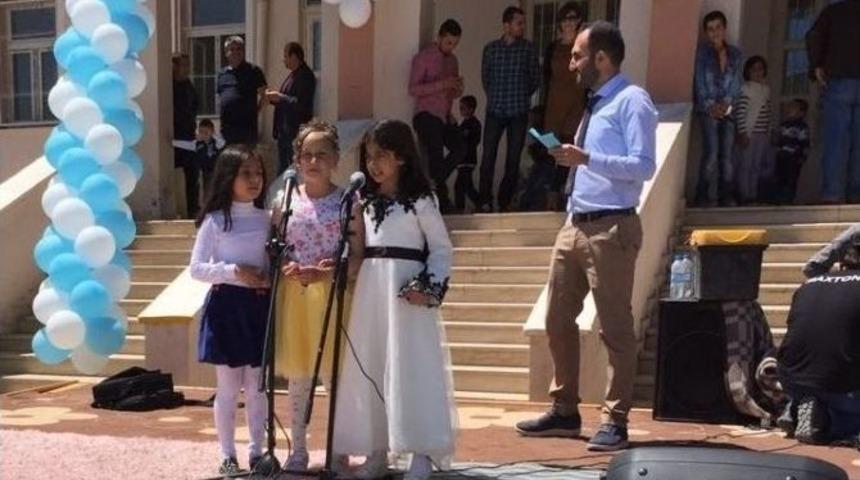 Minik &Ouml;ğrencilerden Yılsonu Etkinliği