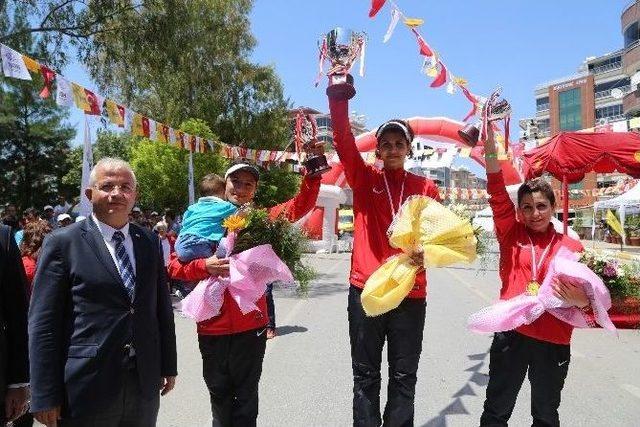 En Hızlı Postacı Yarışmasında Kıyasıya Mücadele