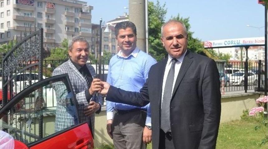 &ldquo;san Ki Bıraktım&rdquo; Kampanyası Talihlisi Otomobili Teslim Aldı