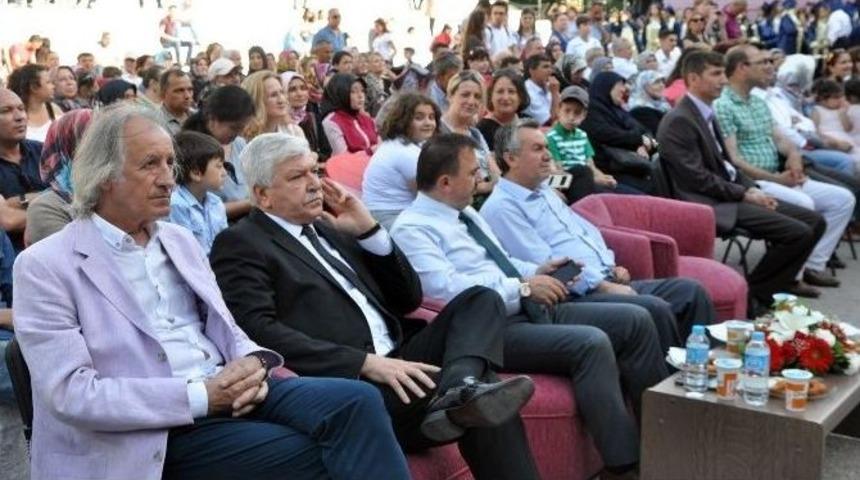 Oyuncu Mahmut Cevher, Mezun Olduğu Okulun Mezuniyet T&ouml;renine Katıldı