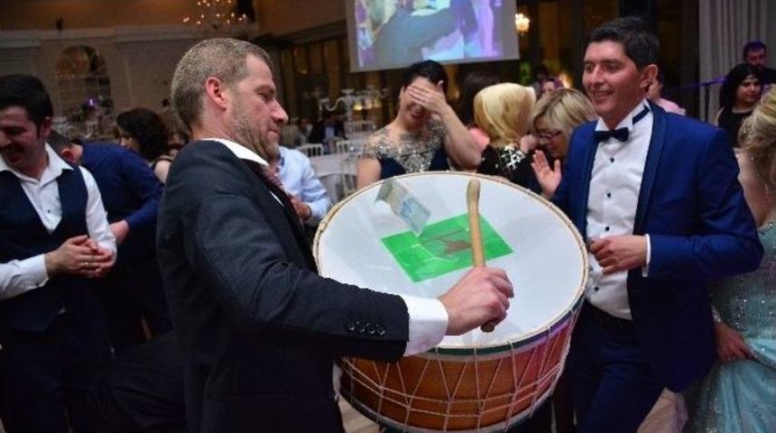 &Ouml;mer Ve Caner Erkekliğe İlk Adımı Attı