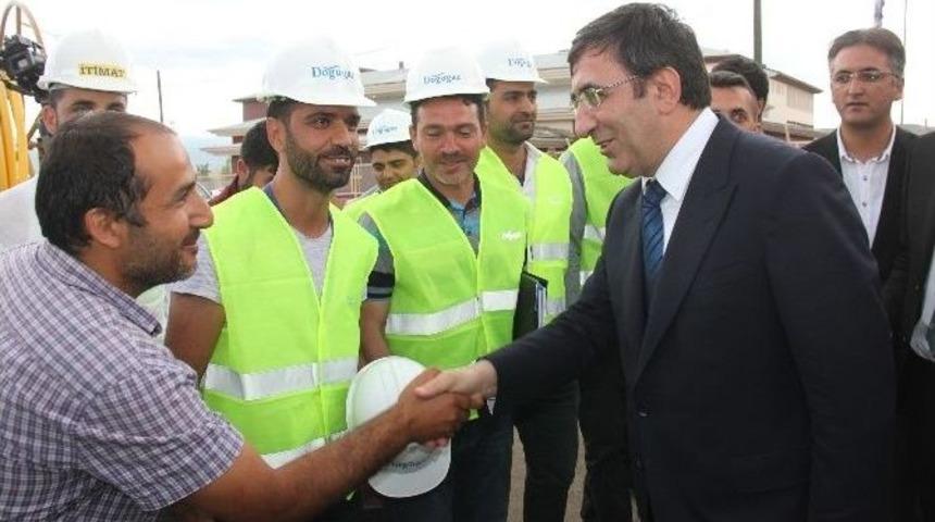 Ak Parti Genel Başkan Yardımcısı Yılmaz Bing&ouml;l&rsquo;de