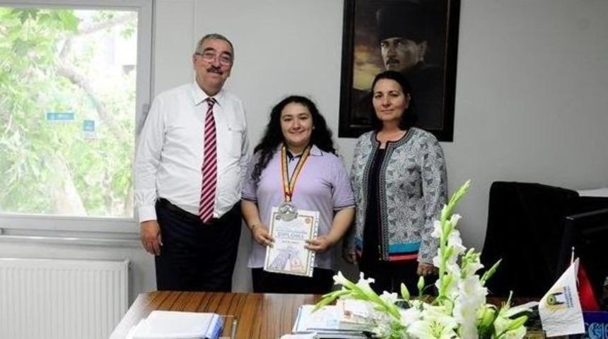 Avrupa 2&rsquo;ncisi Ecem Tiren&rsquo;den Başkan Halebak&rsquo;a Ziyaret