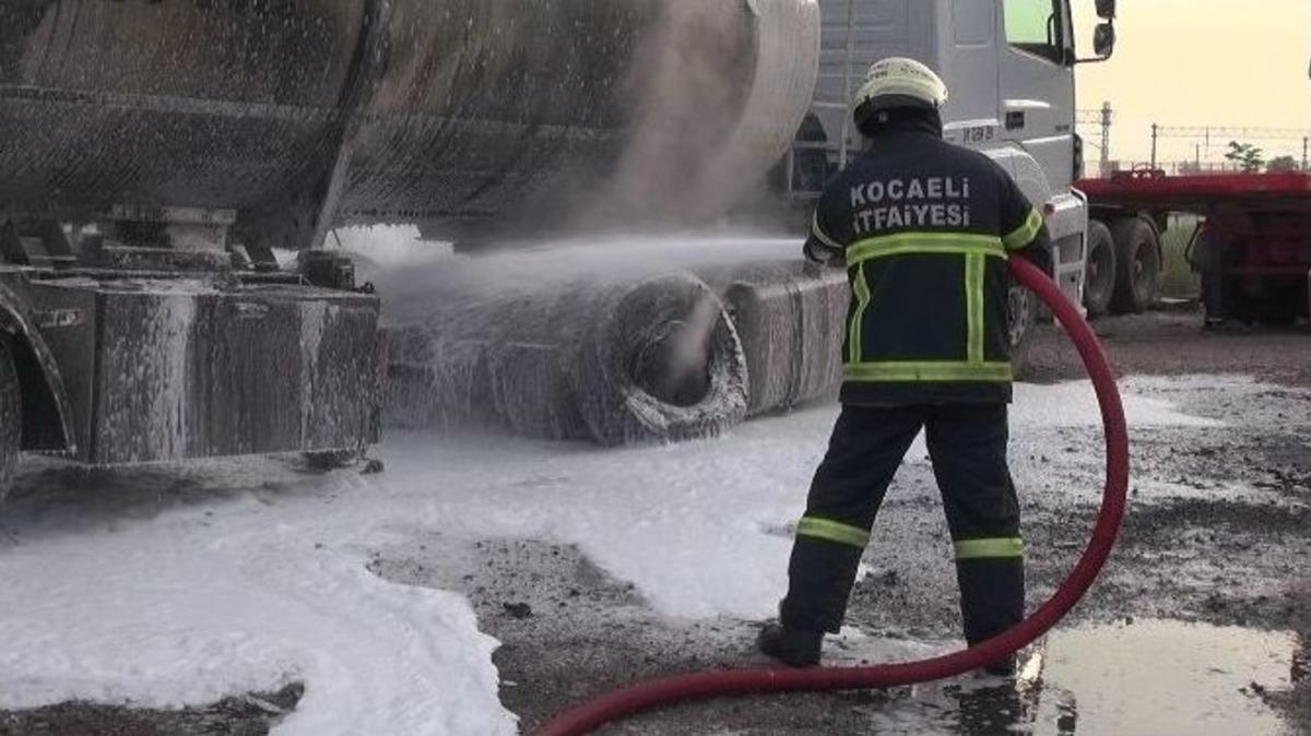 D-100 Karayolunda Tır Yangını Korkuttu