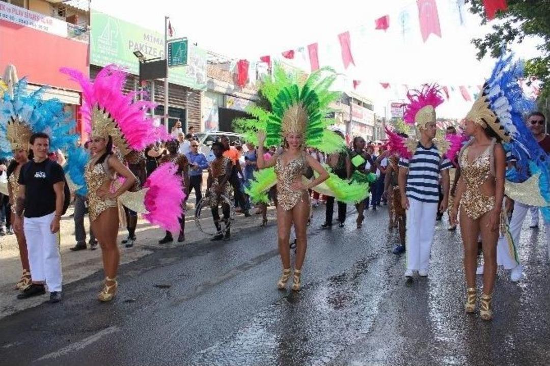 Rio Karnavalı Gibi &rsquo;kiraz Festivali&rsquo;