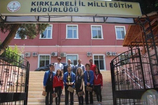 Kırklarelili Liselilerin Halkoyunları Başarısı