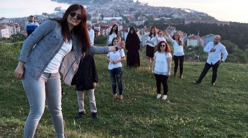 İşaret Diliyle İstiklal Marşı