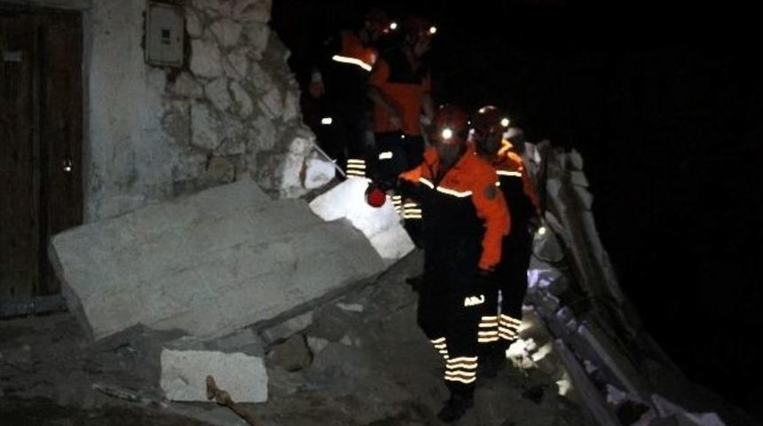 Nevşehir&rsquo;de Ev &Ccedil;&ouml;kt&uuml;: 9 Yaralı