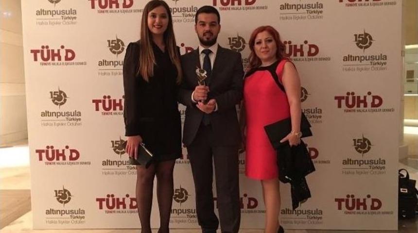 Er&uuml; Halkla İlişkiler &Ouml;ğrencilerine &ldquo;altın Pusula &Ouml;d&uuml;l&uuml;&rdquo;