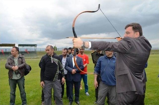 Aziziye’de Geleneksel Türk Sporları Şenliği Düzenlendi