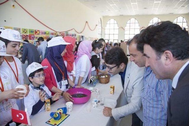 Ahlat’ta Tübitak Bilim Fuarı