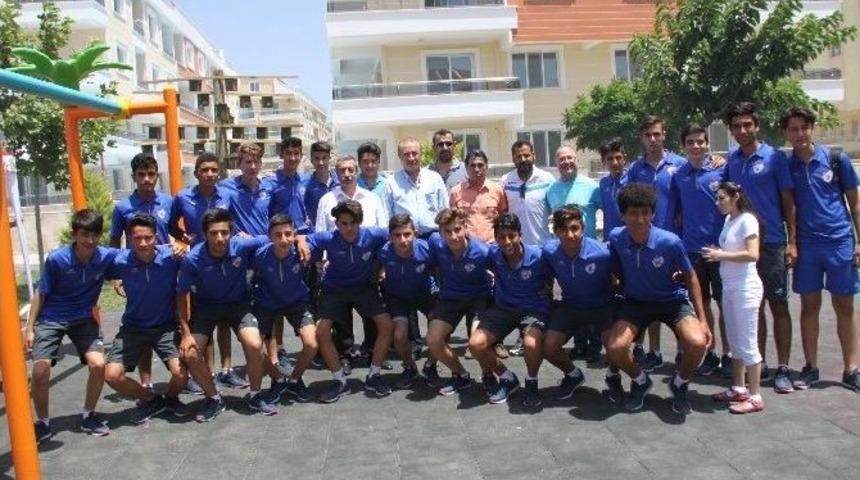 Didim Belediyespor U-16 Takımı Şampiyonluğu Kutladı