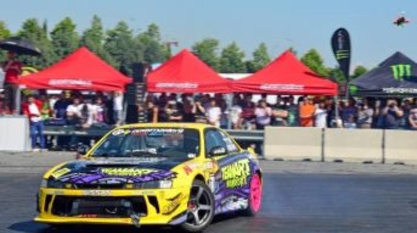 Olimpiyat Stadı Duman Dumana