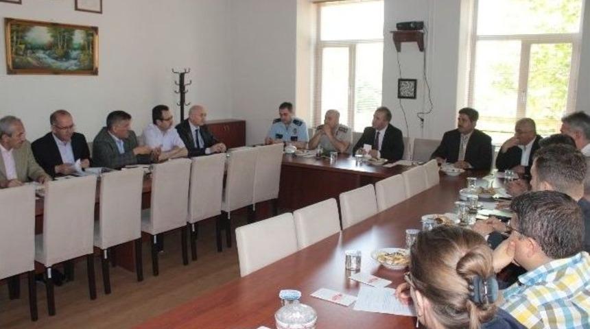 Kaymakam Numan Hatipoğlu Daire Amirleriyle İstişare Toplantısı D&uuml;zenledi