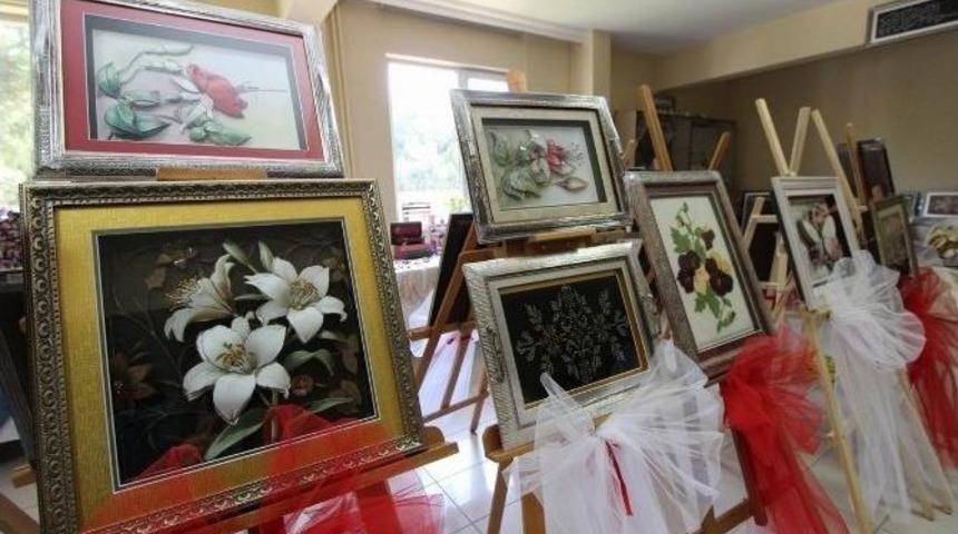 Saruhanlı’da El Emeği Eserler Görücüye Çıktı