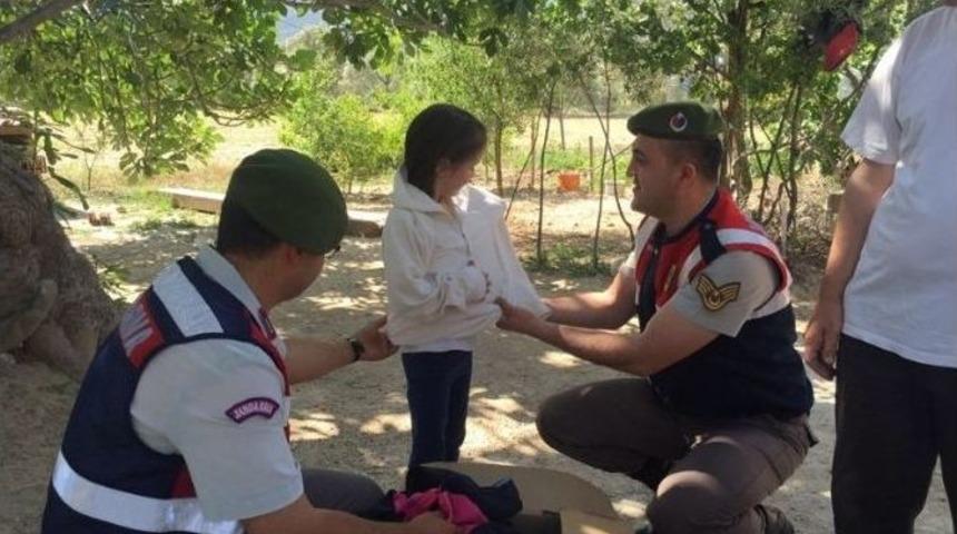 Milas&rsquo;ta Jandarmadan Ramazan &Ouml;ncesi Hediye