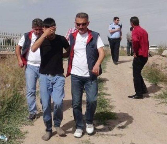 Polisten Ka&ccedil;arken Otomobilleri &Ccedil;amura Saplanınca Yakalandılar 1