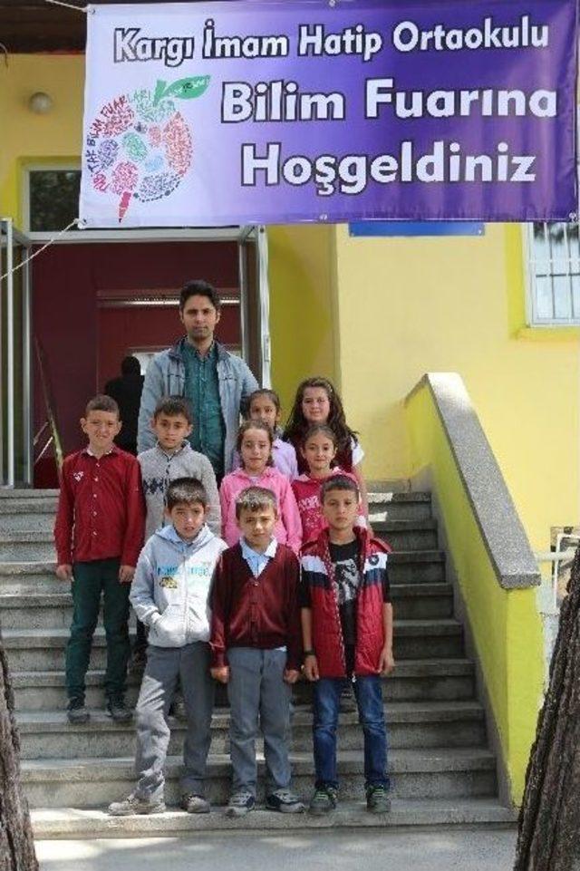 Kargı İmam Hatip Orta Okulunda Bilim Fuarı