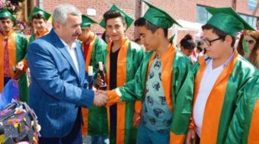 Başkan Baran Yıl Sonu Sergisine Katıldı