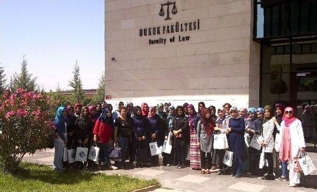 Üniversite Adayları Lys Öncesi Moral Depoladı