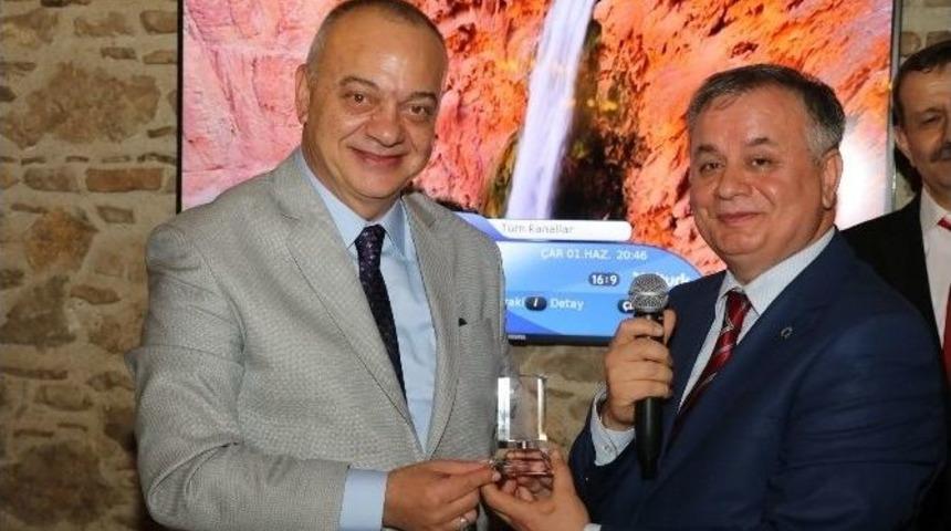 Defterdar Kırım Onuruna Veda Yemeği