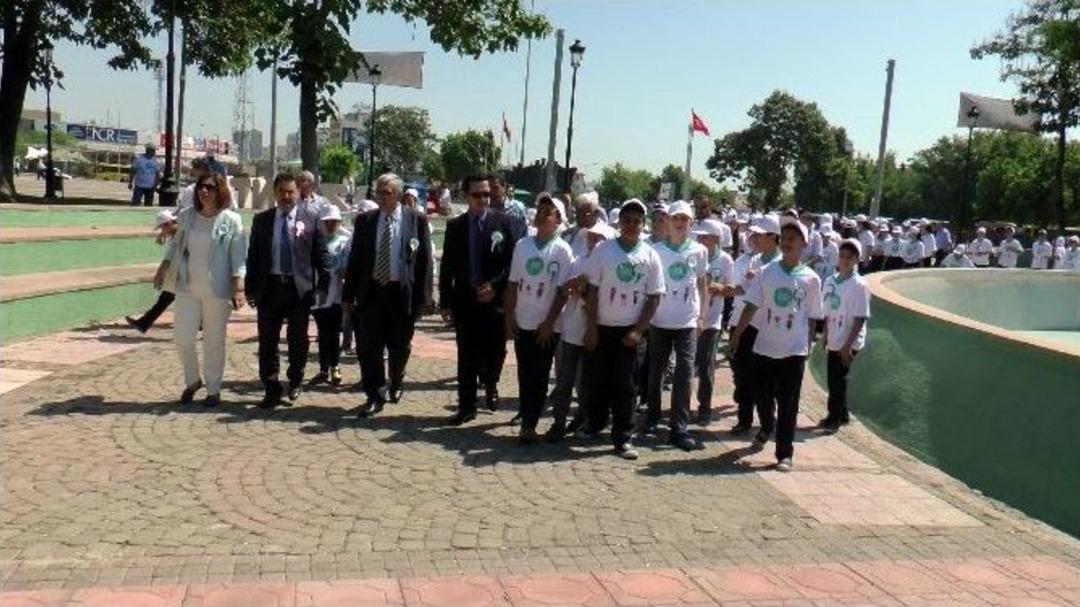 K&uuml;&ccedil;&uuml;k &Ouml;ğrenciler &Ccedil;evre Duyarlılığı İ&ccedil;in Y&uuml;r&uuml;d&uuml;