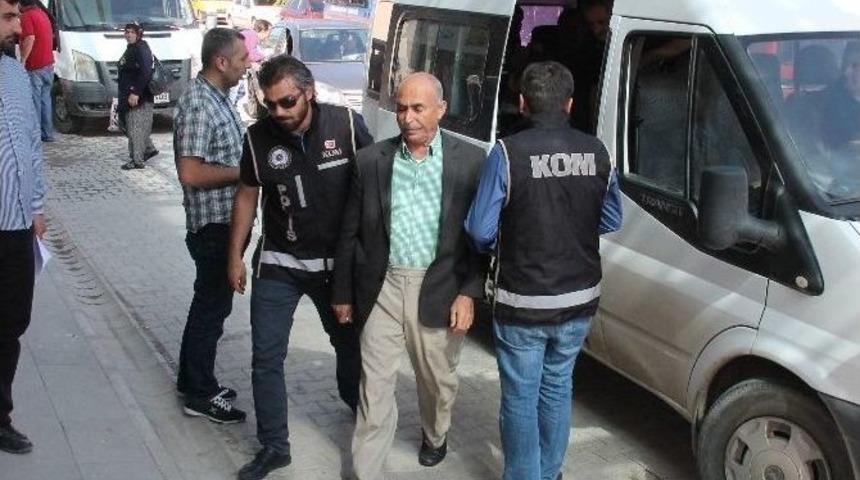 Elazığ&rsquo;da Paralel Yapı Operasyonunda Aranan Evraklar Nehir Kenarında Bulundu