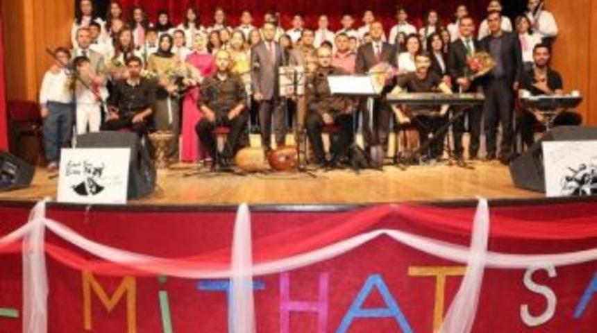 Ortaokul &Ouml;ğrencileri Neşet Ertaş&rsquo;a Vefa Gecesi D&uuml;zenledi