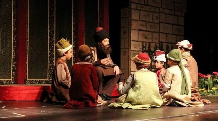 Fatih Ve Fetih Oyununa Yoğun Katılım