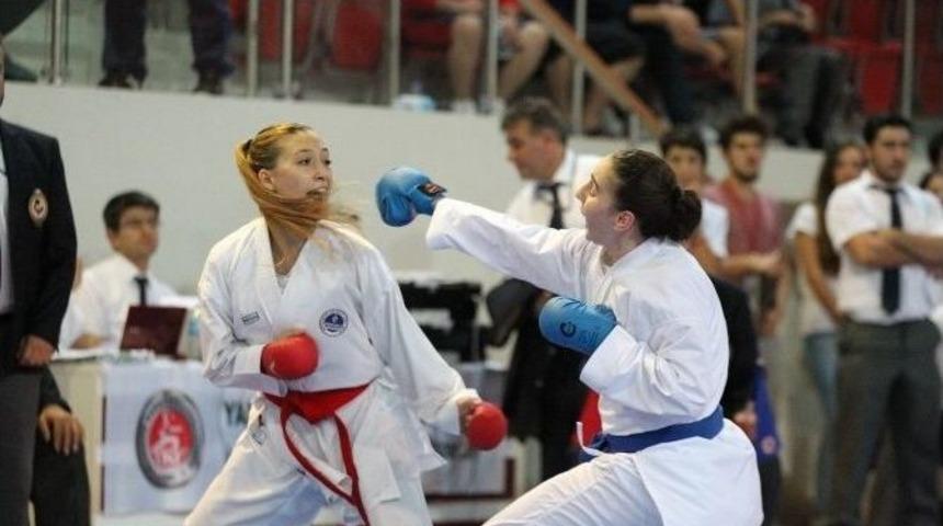 Büyükşehir Kağıtsporlu Karateciler Gün Sayıyor