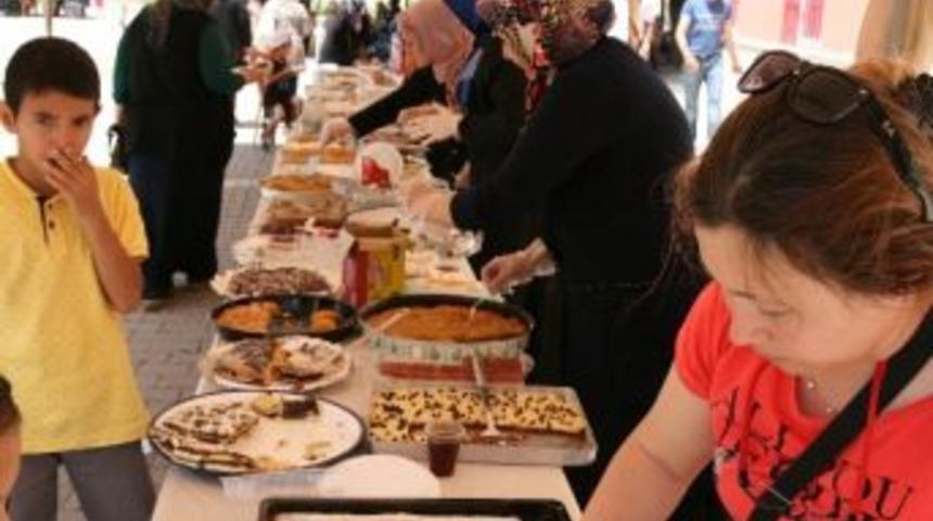 Kulu’da Yardıma Muhtaç Öğrenciler Yararına Kermes