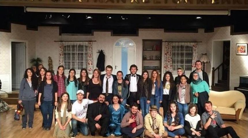 Odunpazarı Belediye Tiyatrosu Sezon Finali Yaptı