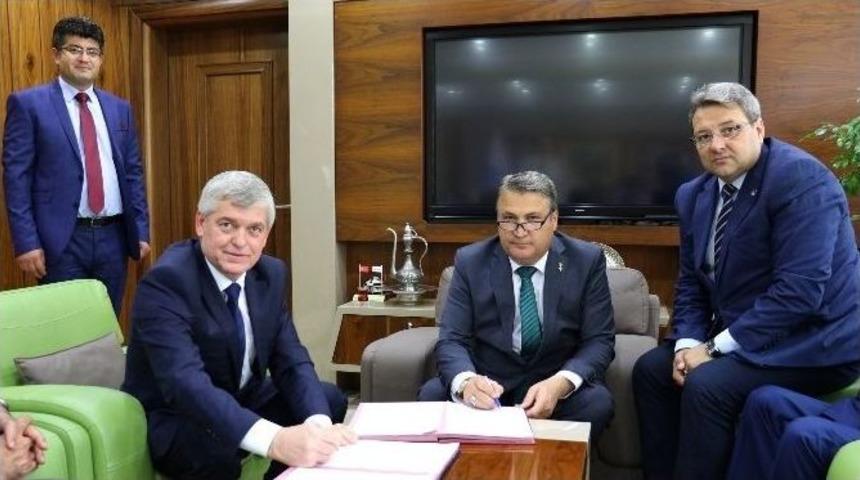 Yunusemre Belediyesi Pazarcılarla Protokol Yeniledi