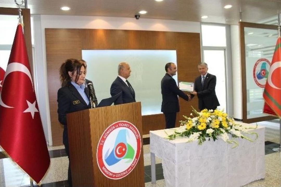 Başarılı Personele &Uuml;st&uuml;n Başarı Belgesi