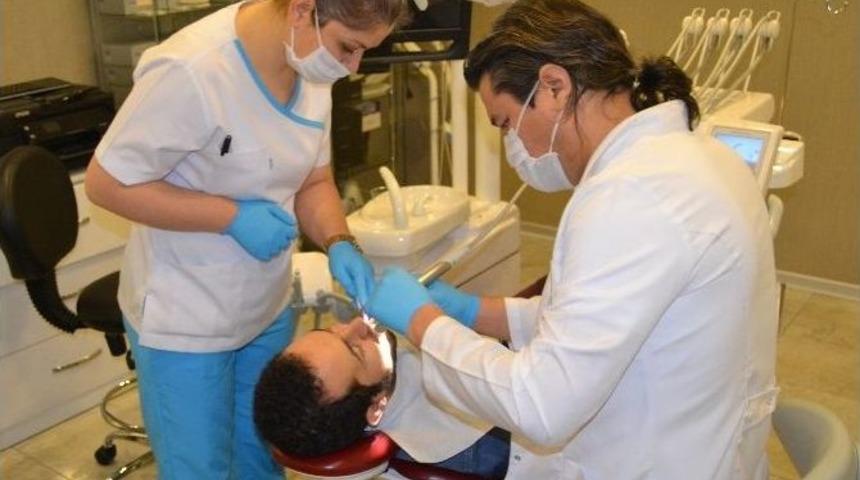 Ağız Sağlığı İ&ccedil;in, Sahurda Dişlerinizi Fır&ccedil;alayın