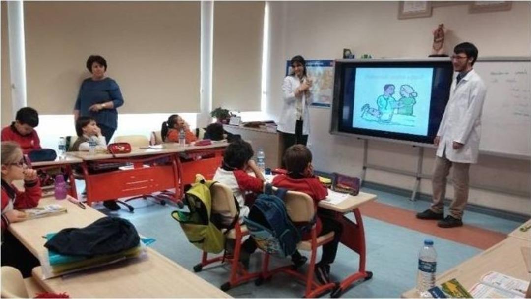 Tıp &Ouml;ğrencilerinden &ldquo;&ouml;ğreniyorum &Ouml;ğretiyorum" Festivali