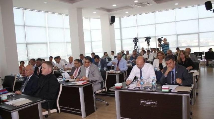 Hdp&rsquo;li Adayın Kızının Chp&rsquo;li &Ccedil;anakkale Belediyesi&rsquo;nde &Ouml;zel Kaleme Alınması Tepkilere Sebep Oldu