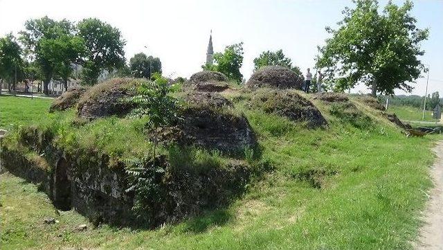 594 Yıllık Hamam Gün Yüzüne Çıkıyor