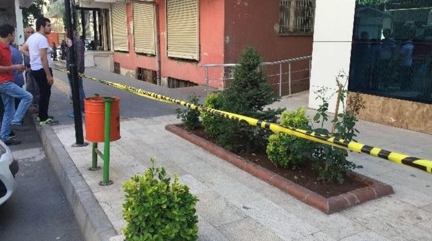 Diyarbakır&rsquo;da Alacak Verecek Kavgası: 2 Yaralı