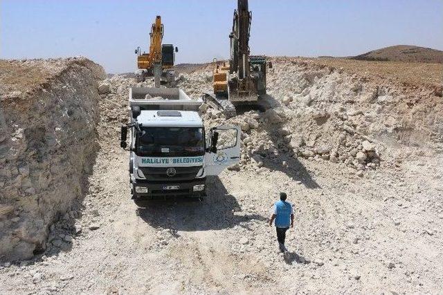 Haliliye Belediyesi İlçeye Yeni Yollar Kazandırıyor