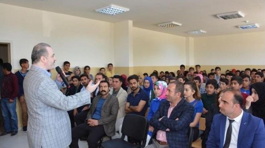 &Ouml;zg&ouml;k&ccedil;e Gen&ccedil;lerle 14. Buluşmasını Ger&ccedil;ekleştirdi