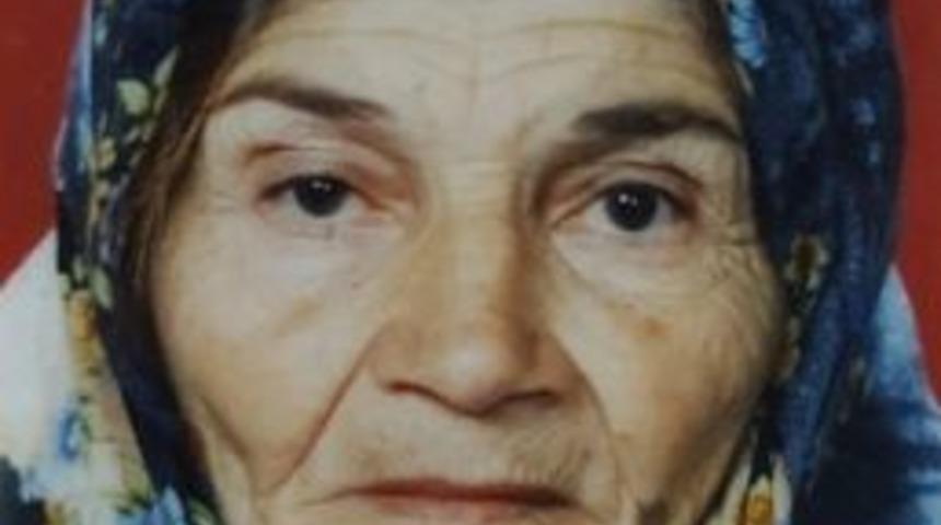 Yolda Y&uuml;r&uuml;rken D&uuml;şen Yaşlı Kadın Hayatını Kaybetti