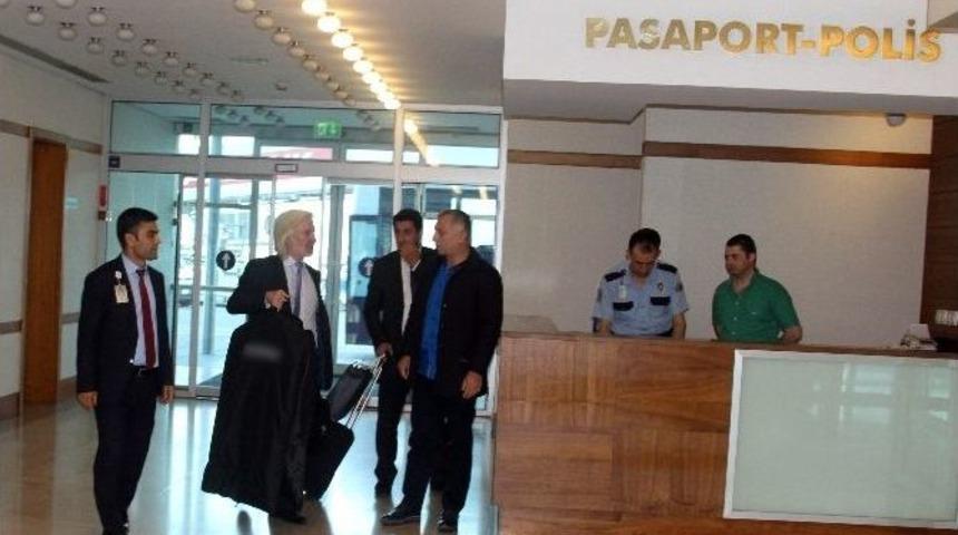 T&uuml;rkiye&rsquo;ye &Ccedil;ağrılan Almanya B&uuml;y&uuml;kel&ccedil;isi Yurda Geldi