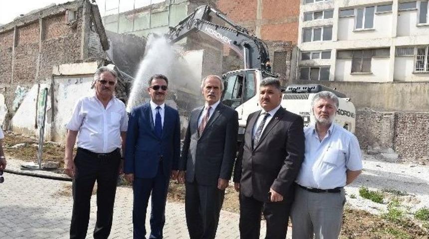 Gemlik Meydanı İçin Engeller Kalkıyor