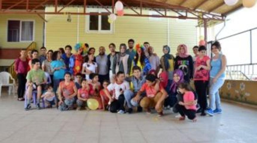 Ak Partili Gen&ccedil;lerden Engellilere Ziyaret